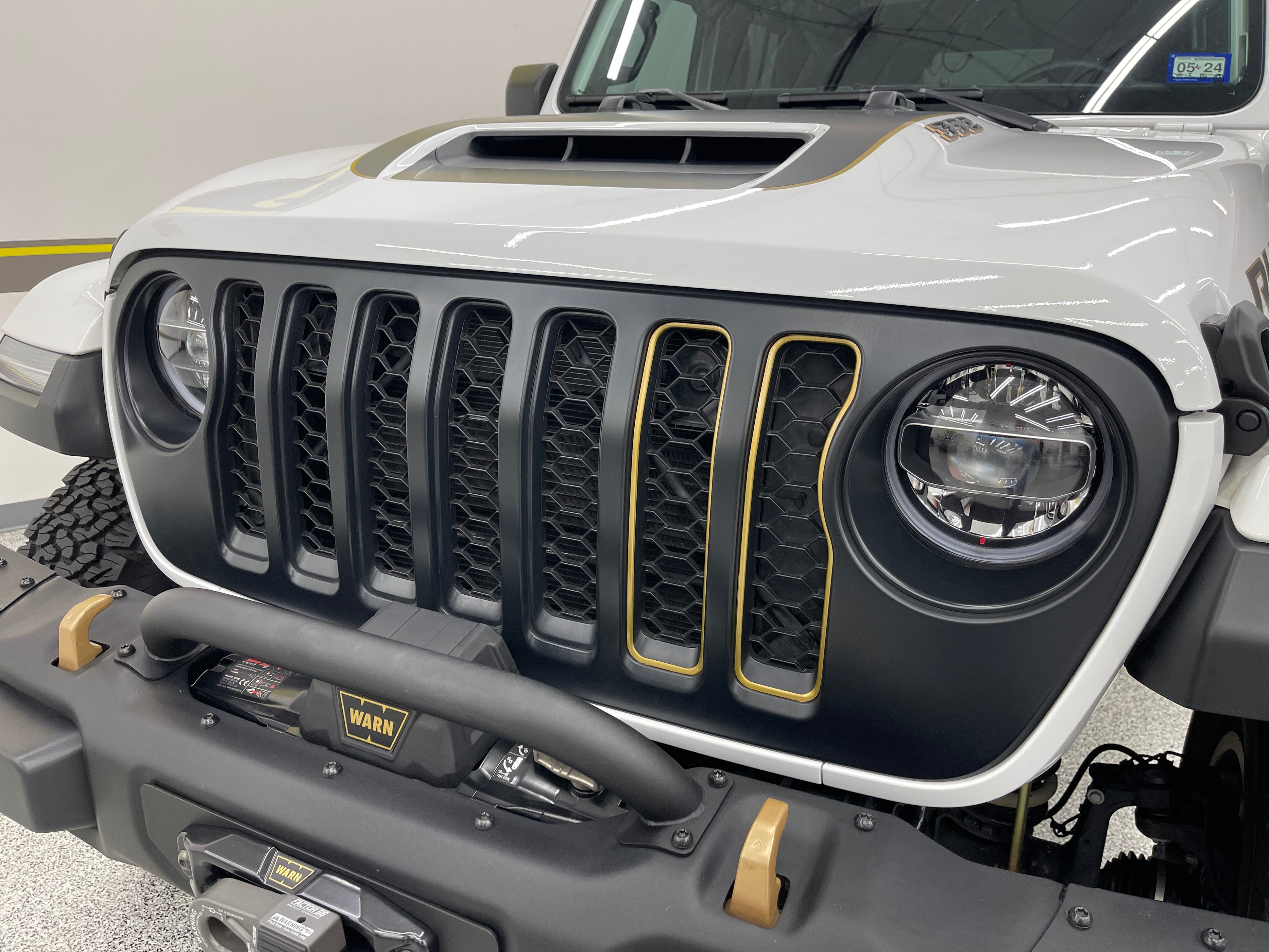 Jeep Grill Pinstripe Inlay (MultiPiece Grill WITH Trim Rings) 201820